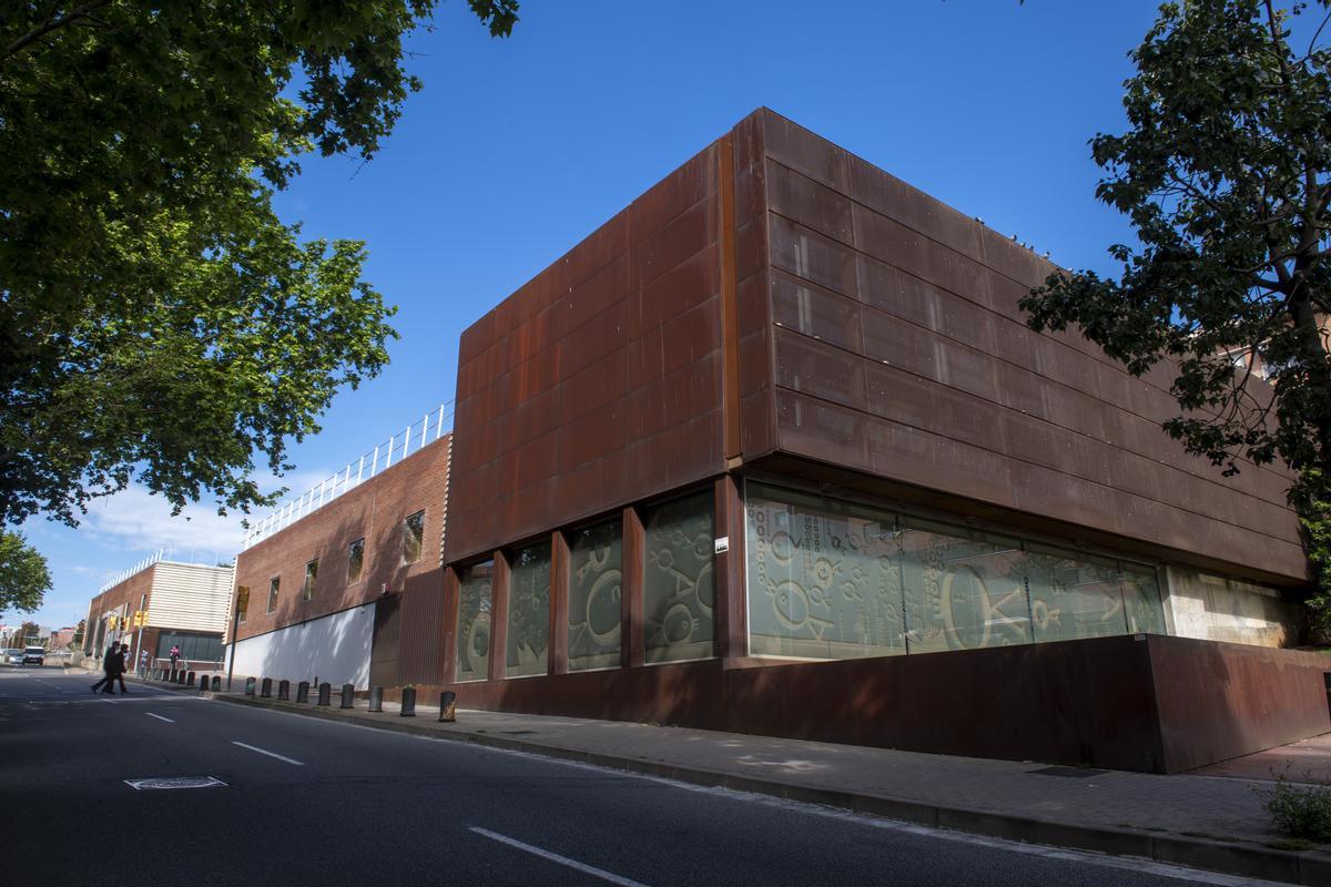 Biblioteca de Roquetes, que el vecindario quiere rebautizar como Rafa Juncadella.