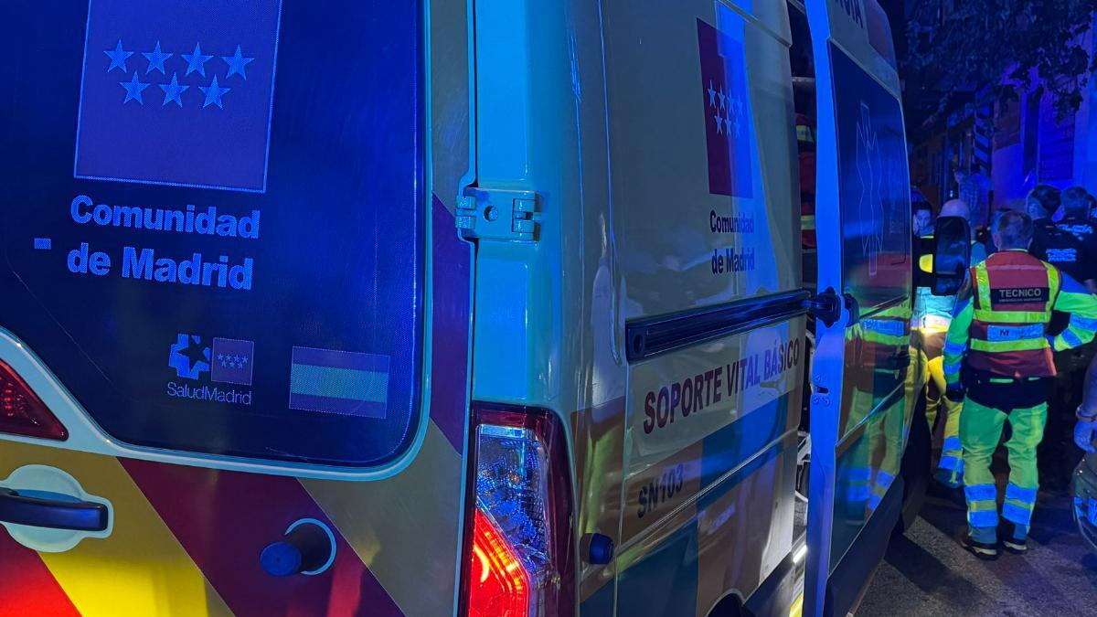 Muere un motorista al chocar contra un turismo en Parla (Madrid).