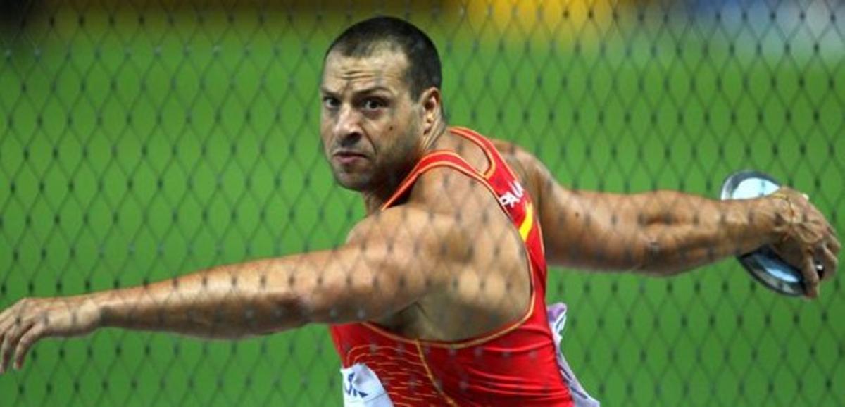 Mario Pestano, en acció. Mario Pestano, en acció.