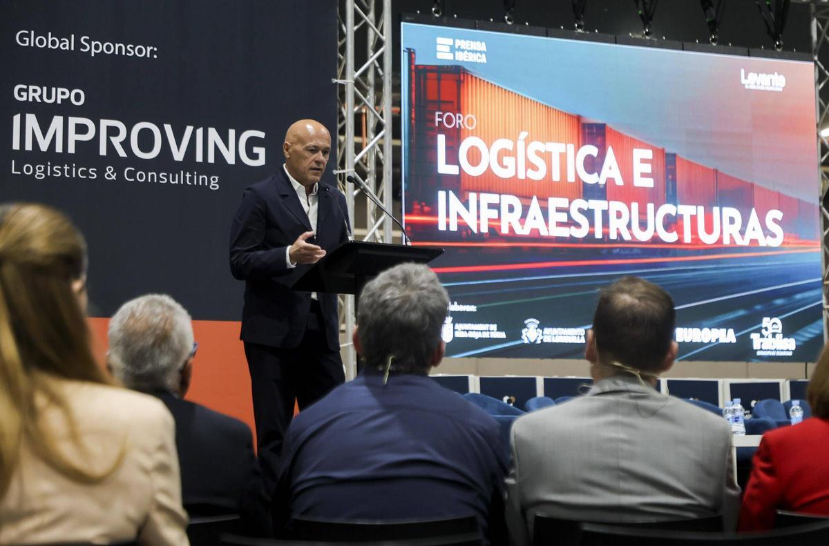El director de Levante-EMV, Joan-Carles Martí, fue el encargado de abrir el Foro Logística e Infraestructuras.