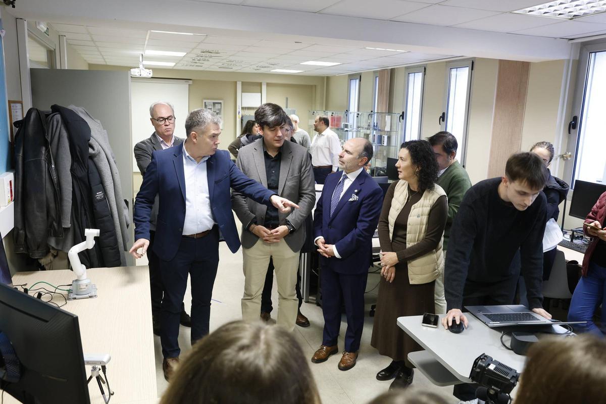 La visita del rector al Campus de Gijón, en imágenes