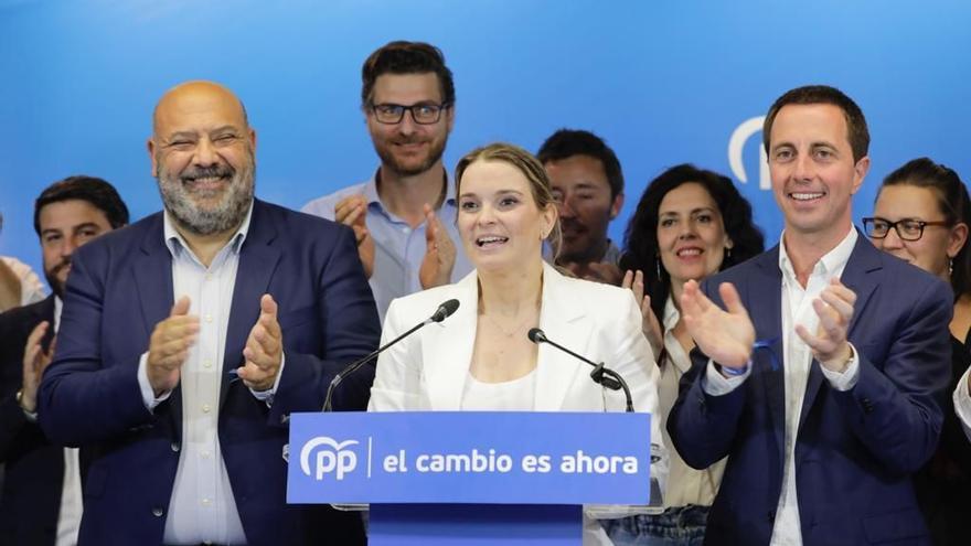 Marga Prohens y su equipo el pasado domingo después de ganar las elecciones en Balears.