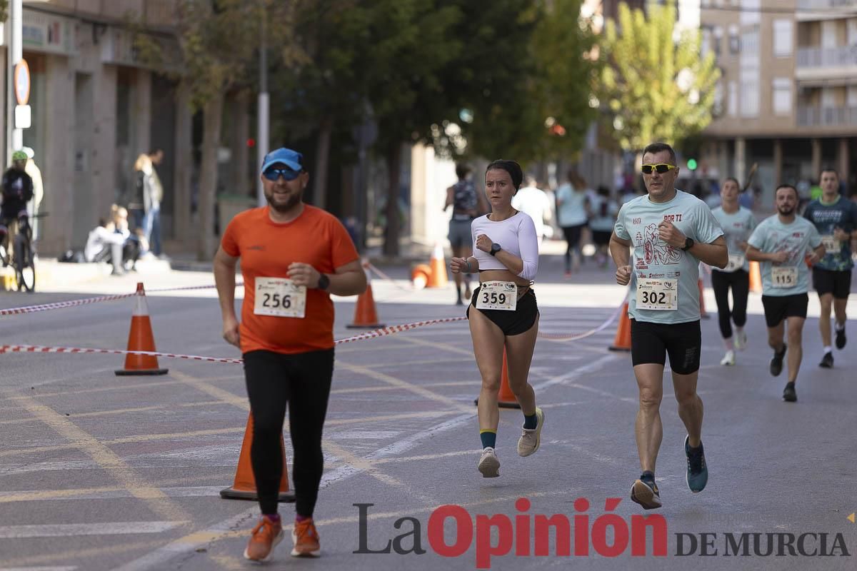 Carrera '10K Assota por ti' en Caravaca (salida y giro primera vuelta)