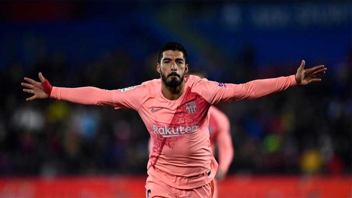 Luis Suárez celebra el segundo gol del Barça en Getafe