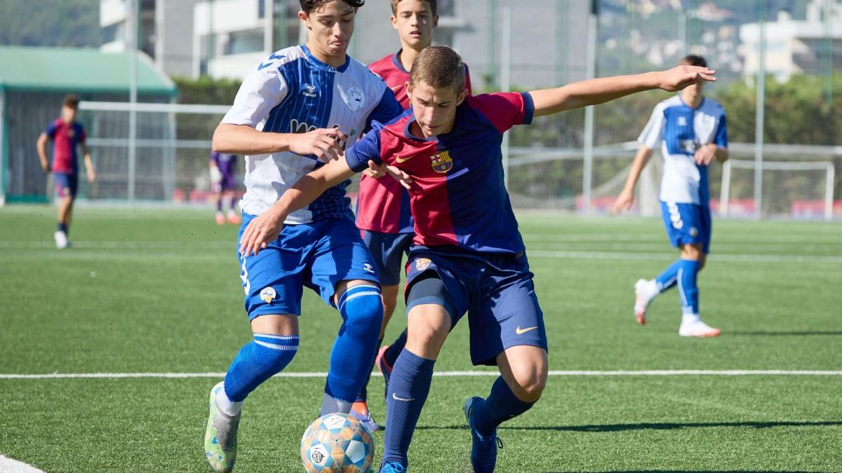 Pere Villacorta es un defensa zurdo que ha llegado al Cadete B del Espanyol
