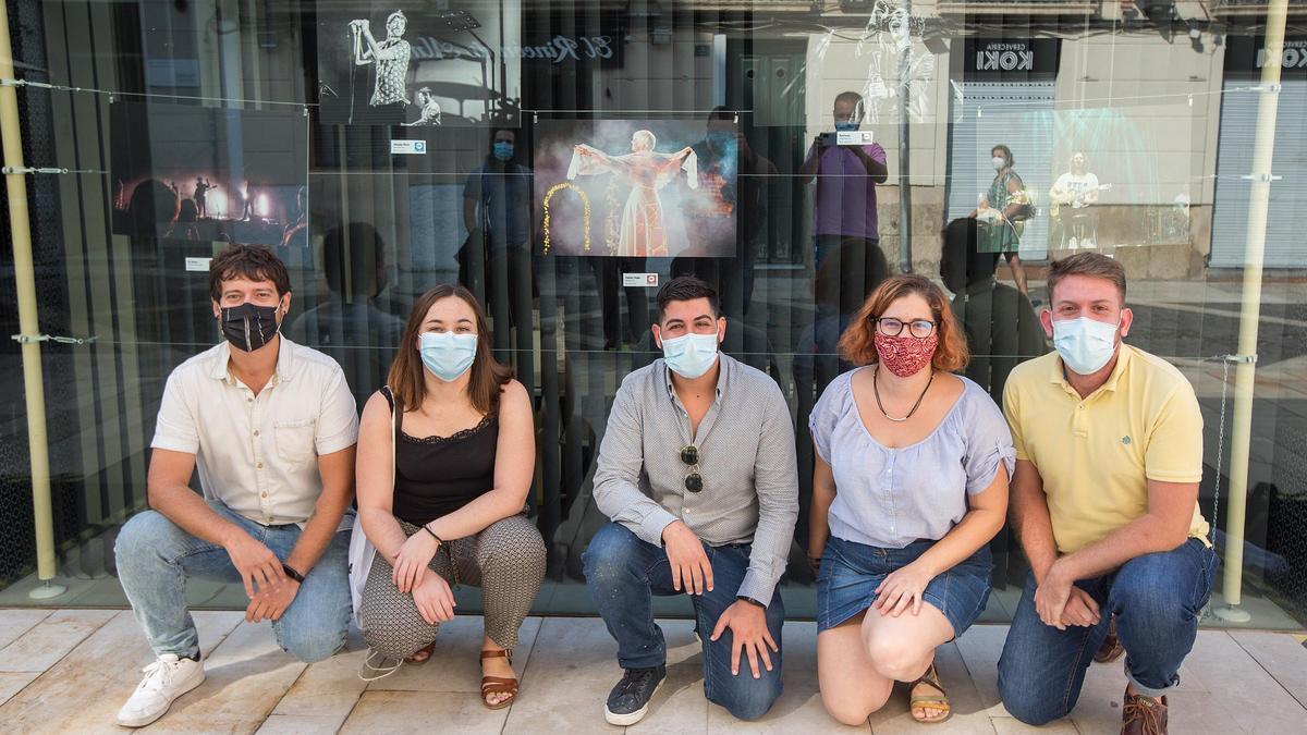 Los fotógrafos de Música Zero que exponen sus imágenes en El Claustro de Alicante.