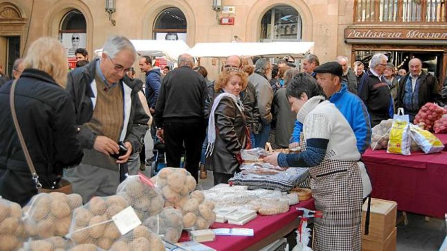 Una parada de la Fira del Trumfo i la Tòfona de l&#039;any passat