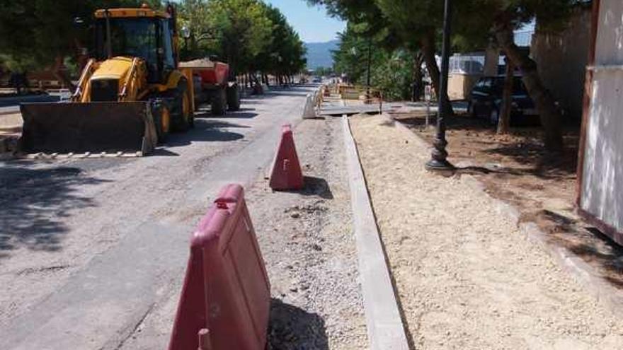 Imagen de las obras que se están llevando a cabo en la avenida de la Industria.