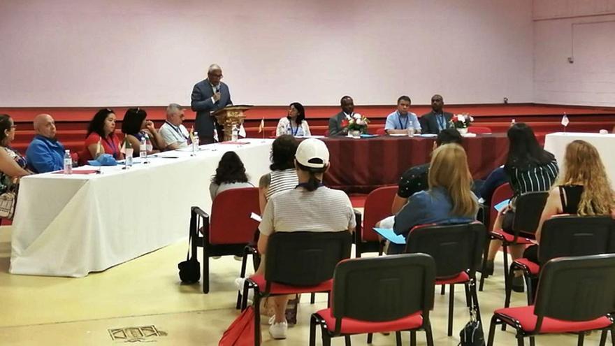 Un congreso organizado por la Asociación de Inmigrantes Multirracial en Benavente. | E. P.