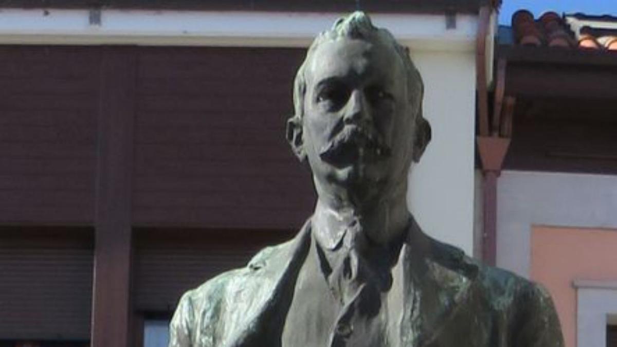 Monumento a Pedro Alonso en Noreña. | LNE