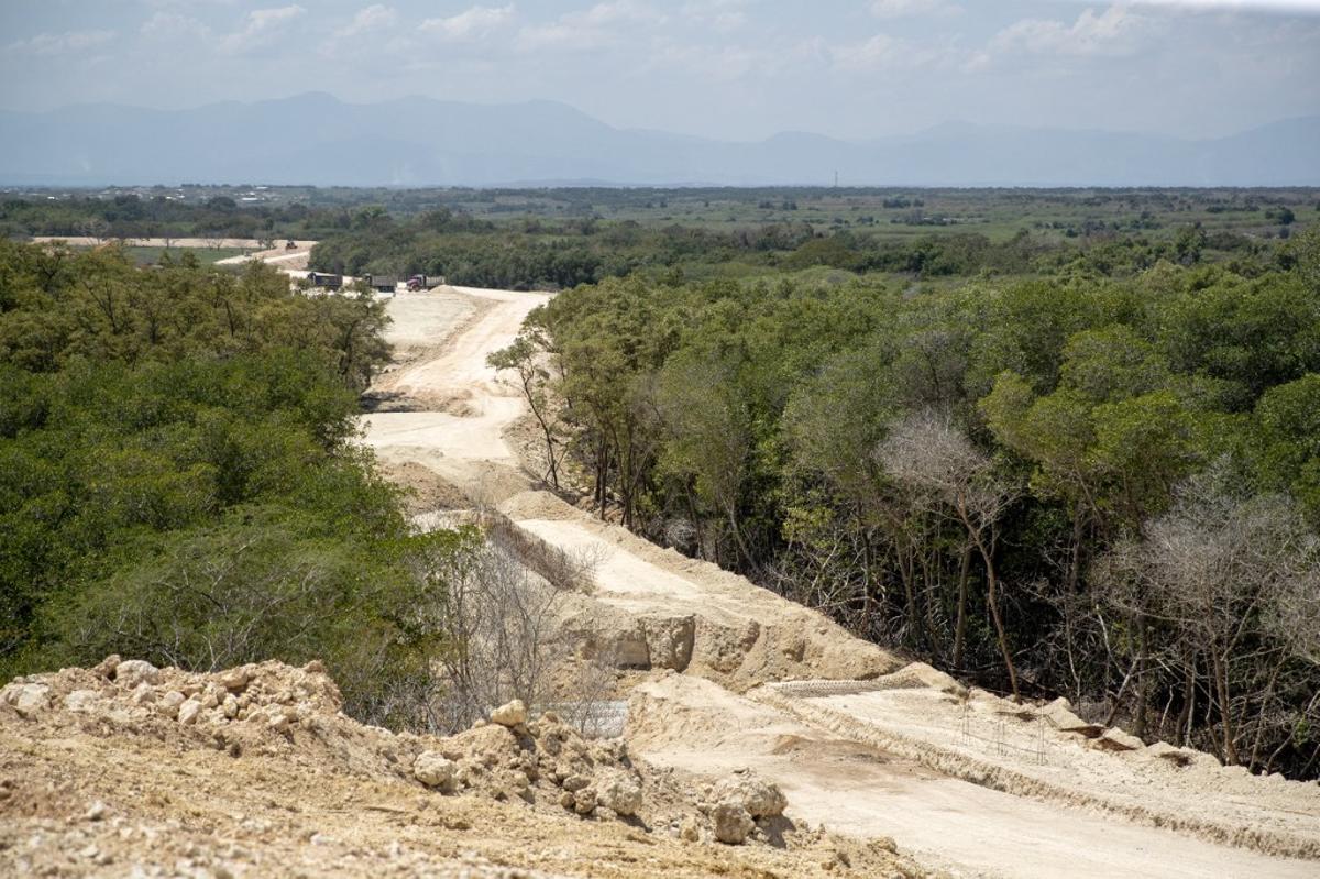 La República Dominicana construye una valla como la de Melilla con participación española