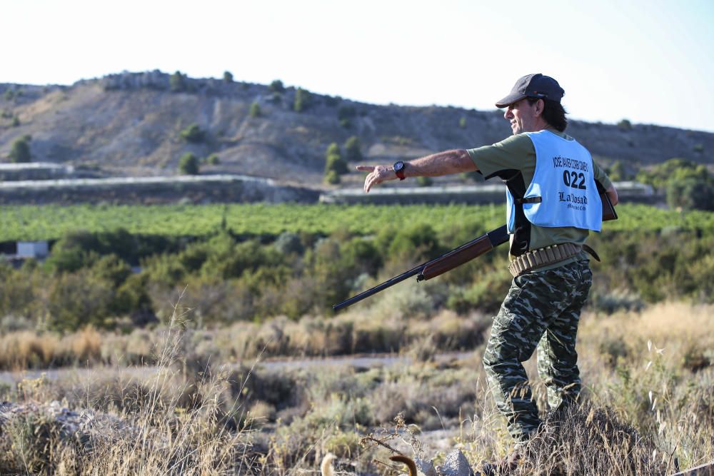 Diez mil cazadores inician la temporada de caza del conejo