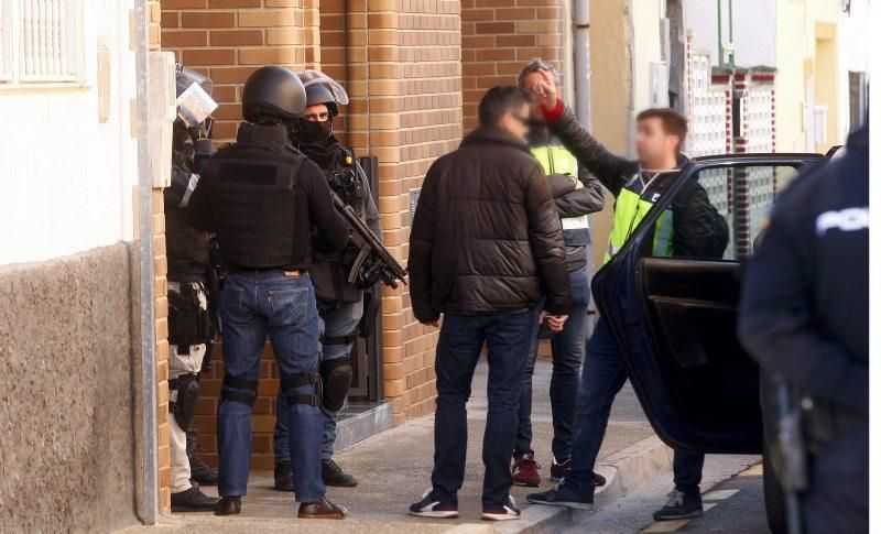 Atrincheramiento en la calle Saturno de Zaragoza