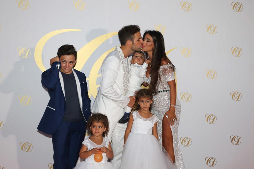 Cesc Fàbregas, Daniella Semman y tres de sus hijos en común y una de la modelo de una anterior relación.