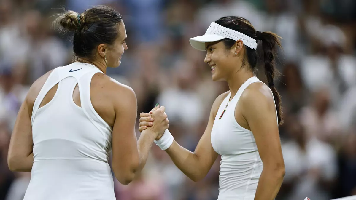 Sabalenka se quita de encima a Raducanu y sigue con paso firme en su camino en Wimbledon