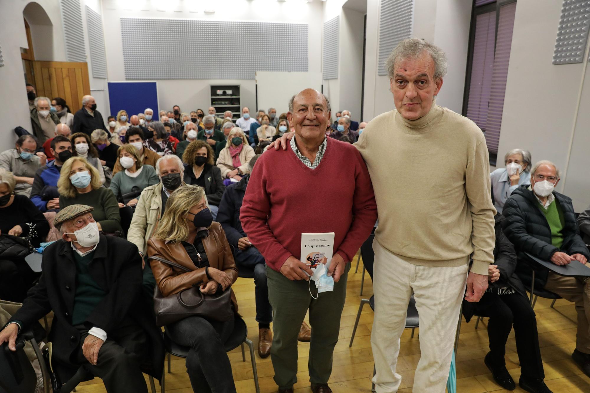 EN IMÁGENES: Así fue la presentación del primer libro de Carlos Prieto