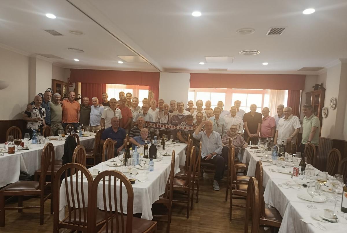 Imagen de la comida de los veteranos del Monbus Obradoiro.