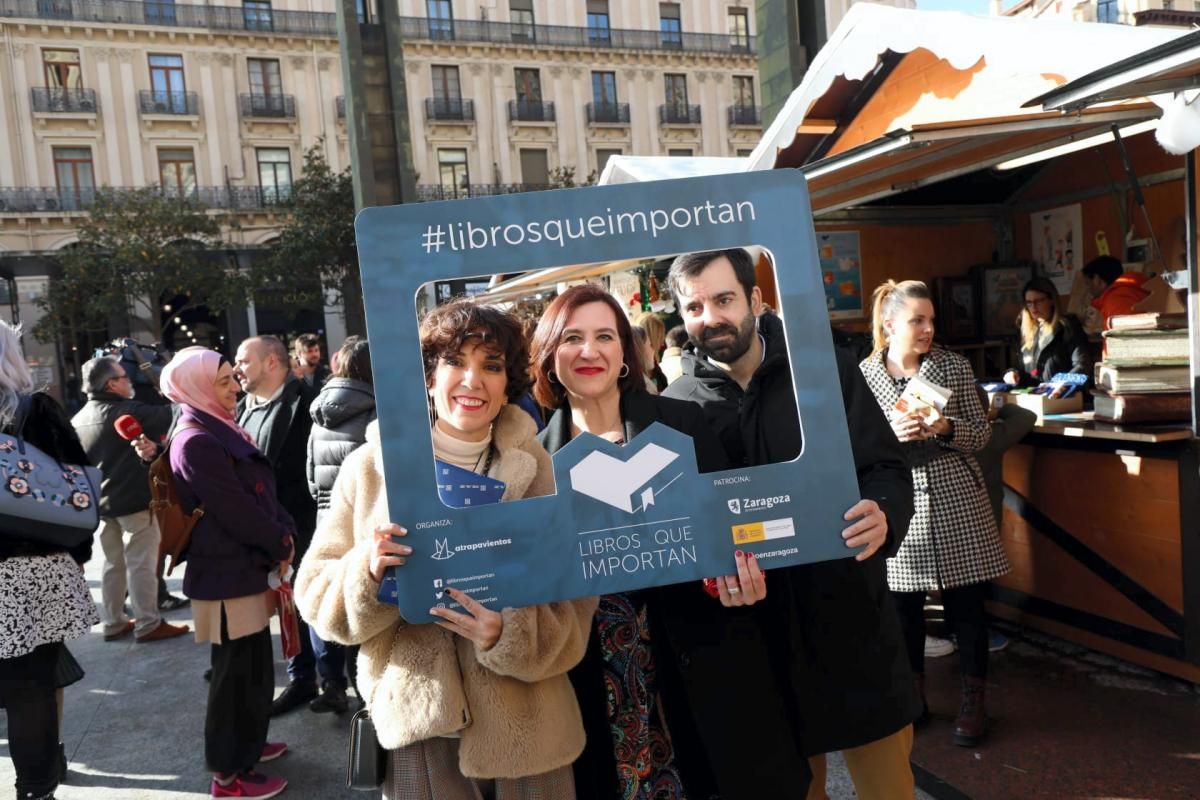 'Libros que importan', intercambio de libros en la plaza del Pilar