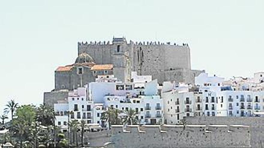 EL CASTILLO DEL PAPA LUNA Y el casco histórico, atractivos