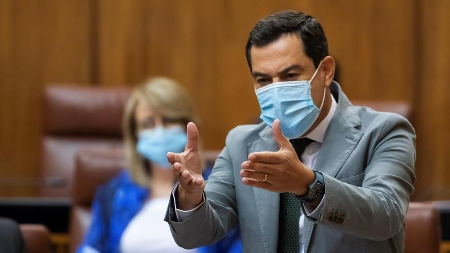 El presidente de la Junta, ayer, durante la sesión de control en el Parlamento andaluz.