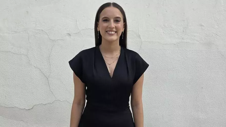 Laura Lopez Castillo / 25 años / Luz Casanova-Padre Espasa