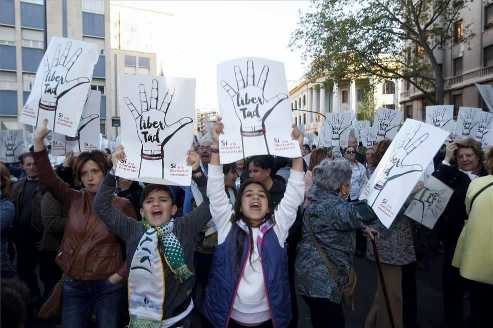 Manifestación de la educación concertada contra el cierre de aulas