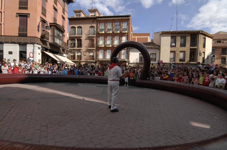 Los toros hinchables llenaron las calles