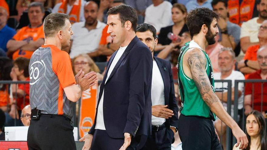 Dani Miret habla del arbitraje: "Nos sorprende que Ricky no saque ninguna falta"