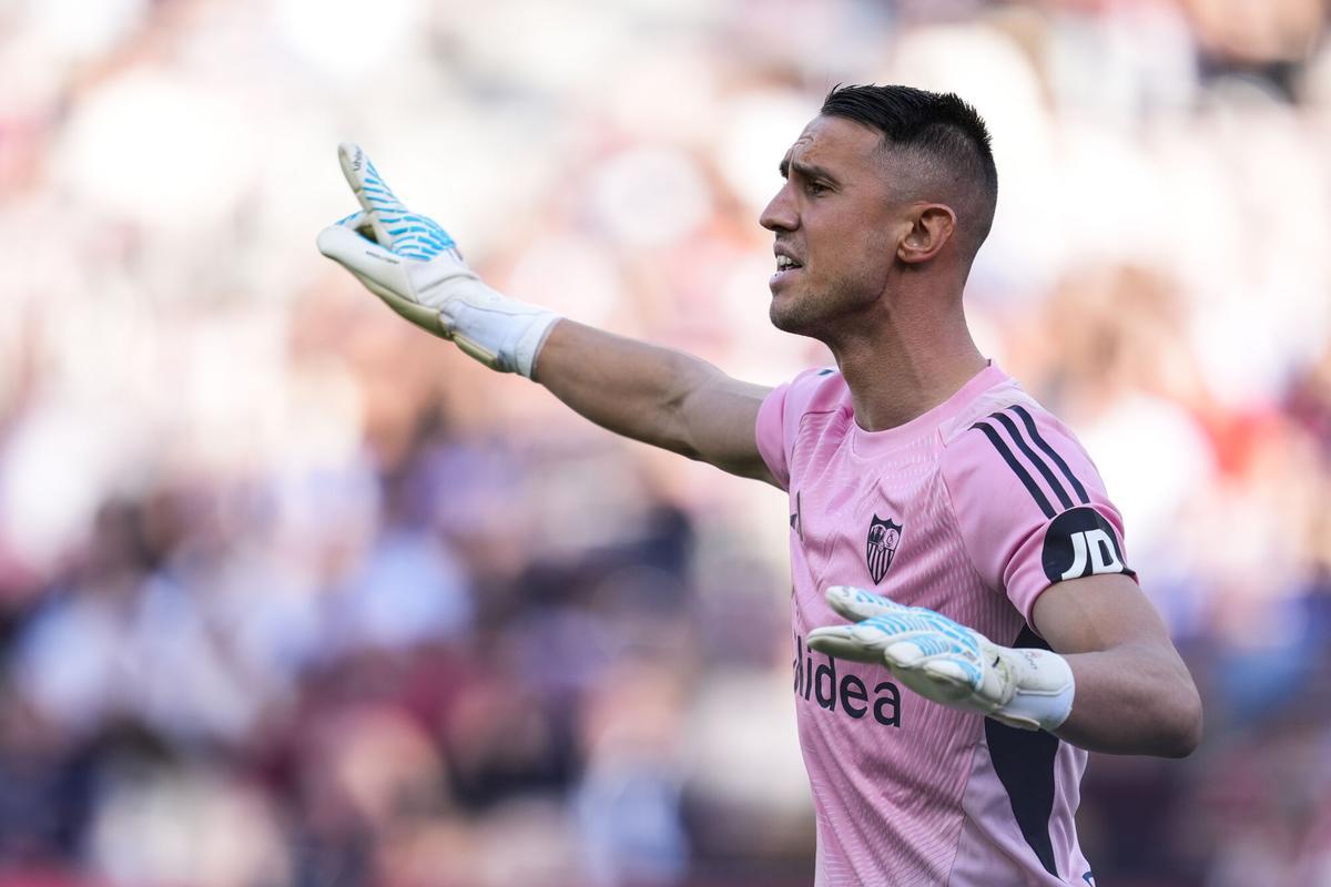 Odysseas Vlachodimos, durante el partido de LaLiga EA Sports disputado entre el Sevilla FC y el Real Oviedo en el estadio Ramón Sánchez-Pizjuán