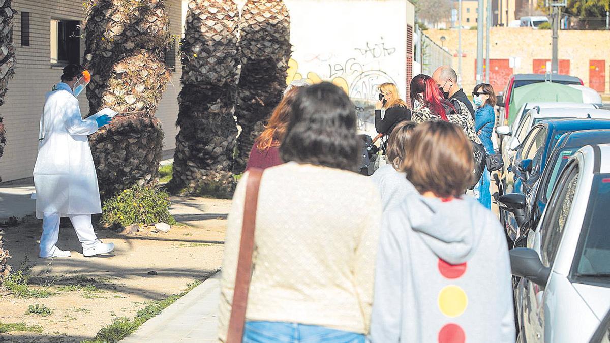 Colas en un centro de salud.