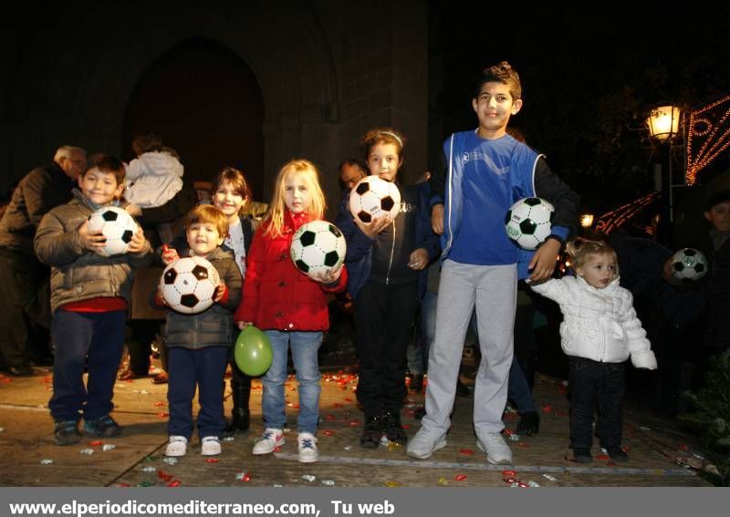 GALERIA DE IMÁGENES - Miles de niños disfrutan de la gran fiesta del Cartero Real