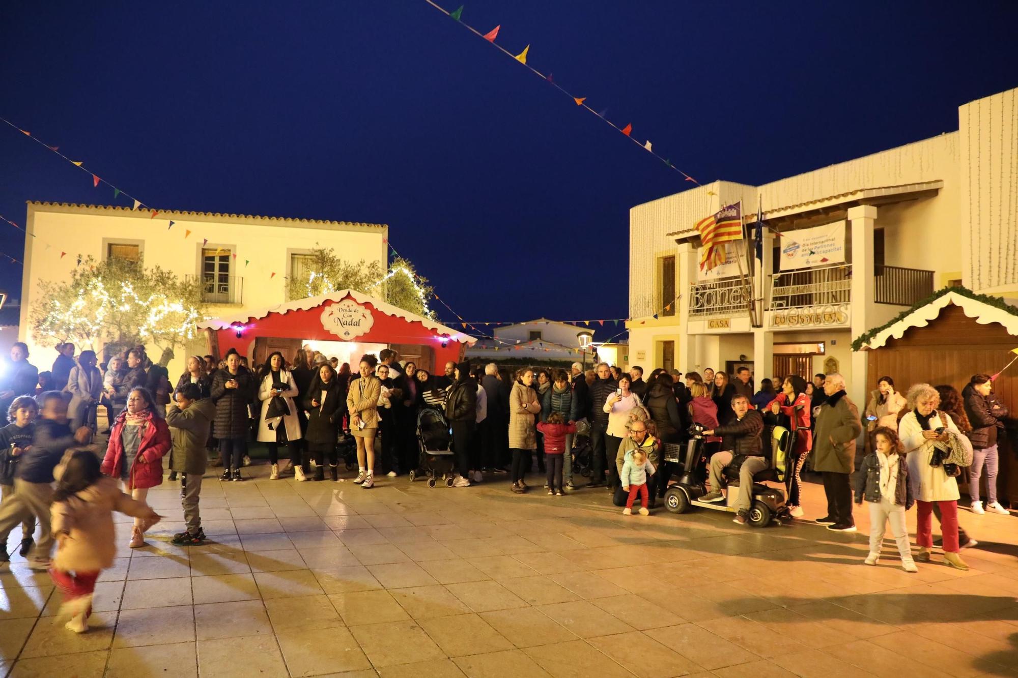 Descubre las fotos del inicio de las Fiestas de Navidad en Formentera