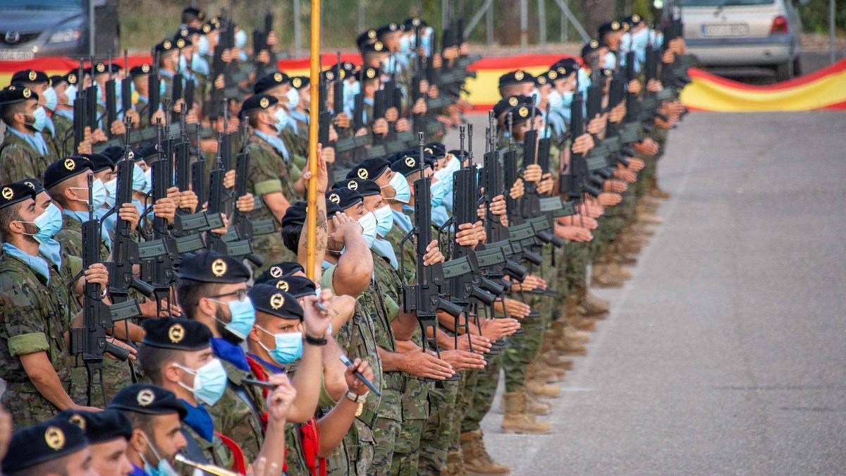 Homenaje de la Brigada Guzmán el Bueno X a los héroes del Regimiento Cazadores de Alcántara, 14º de Caballería.