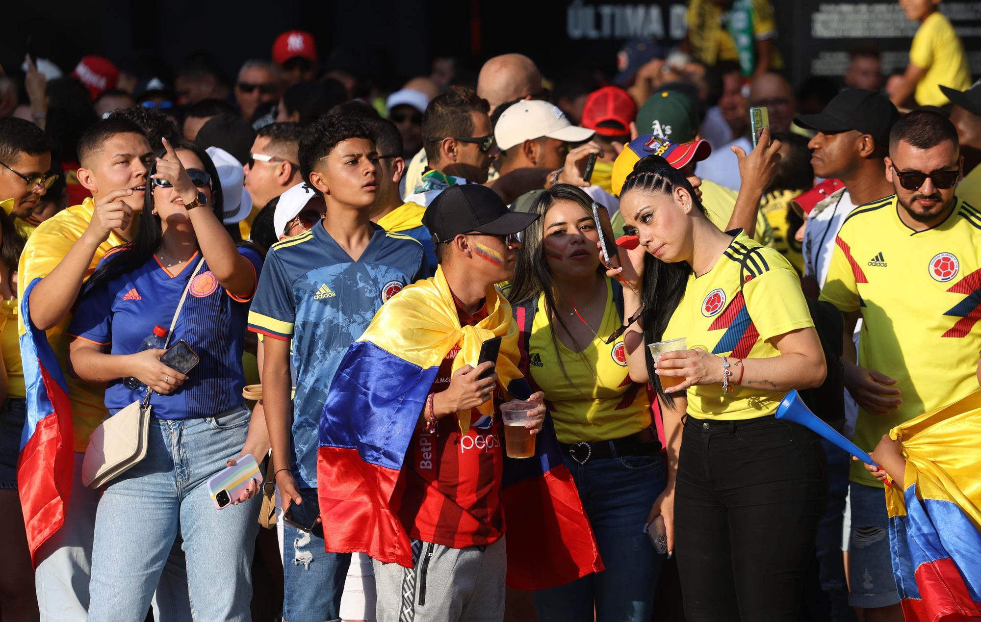 Colombia tiñó de amarillo las gradas de Mestalla