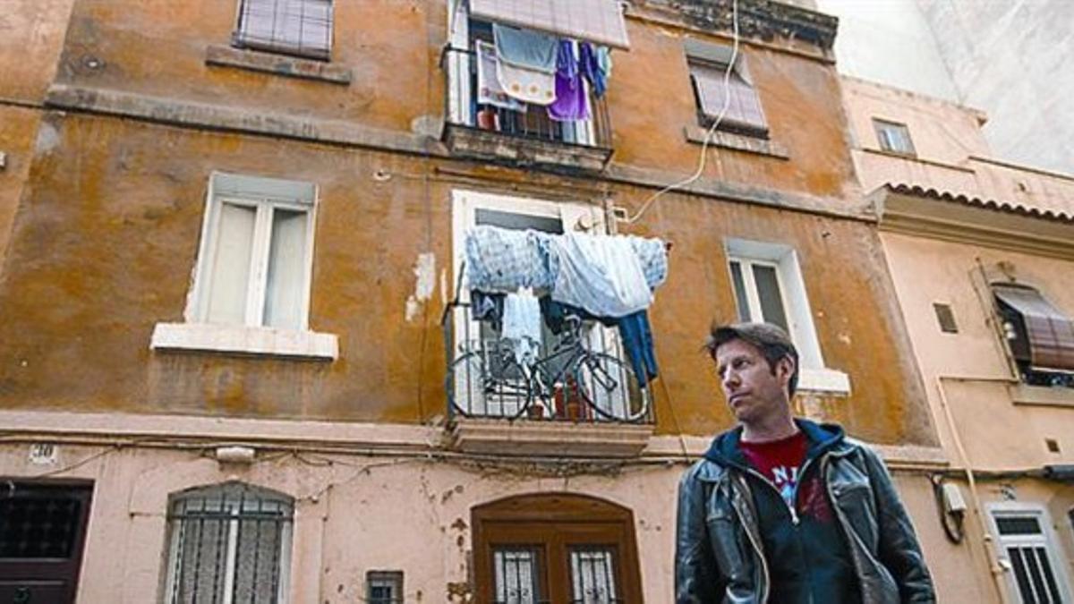 La colada «Esta es la marca de la casa en el barrio» «CUANDO VIVÍA EN TORONTO EN LOS AÑOS 70 YA TENÍAMOS SECADORA. Y ESO QUE HABÍA UN GRAN JARDÍN. PERO A MÍ ME GUSTA TENDER LA ROPA»