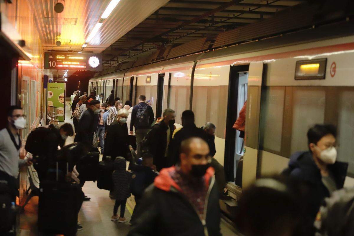 Imagen de un tren de Cercanías en la estación María Zambrano de Málaga.