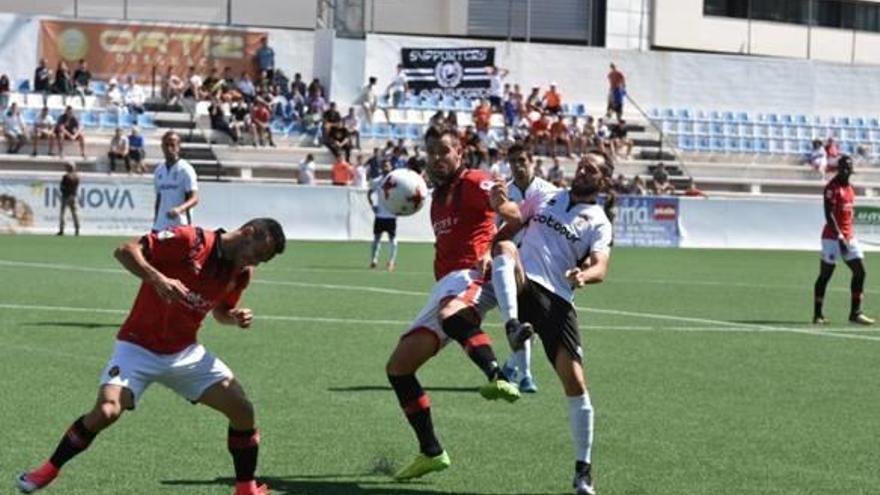 El Ontinyent CF sigue sin encontrar el camino del gol en el Clariano