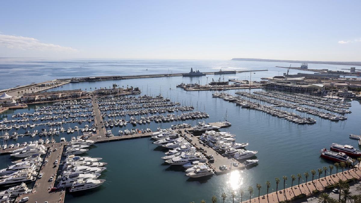Panorámica del puerto de Alicante donde se levantará el Palacio de Congresos.