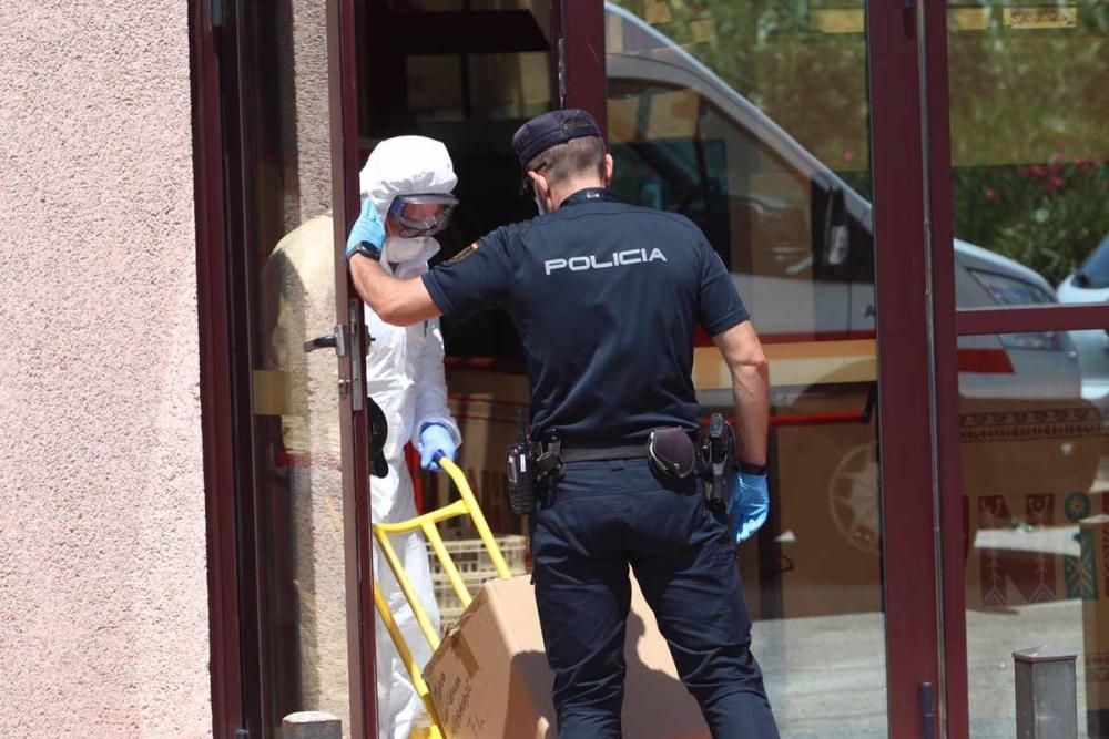 La Policía Nacional custodia el centro de acogida de Cruz Roja