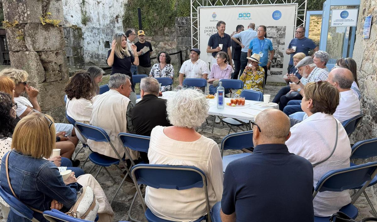 Acto inaugural do albergue Portus Apostolli de Noia.