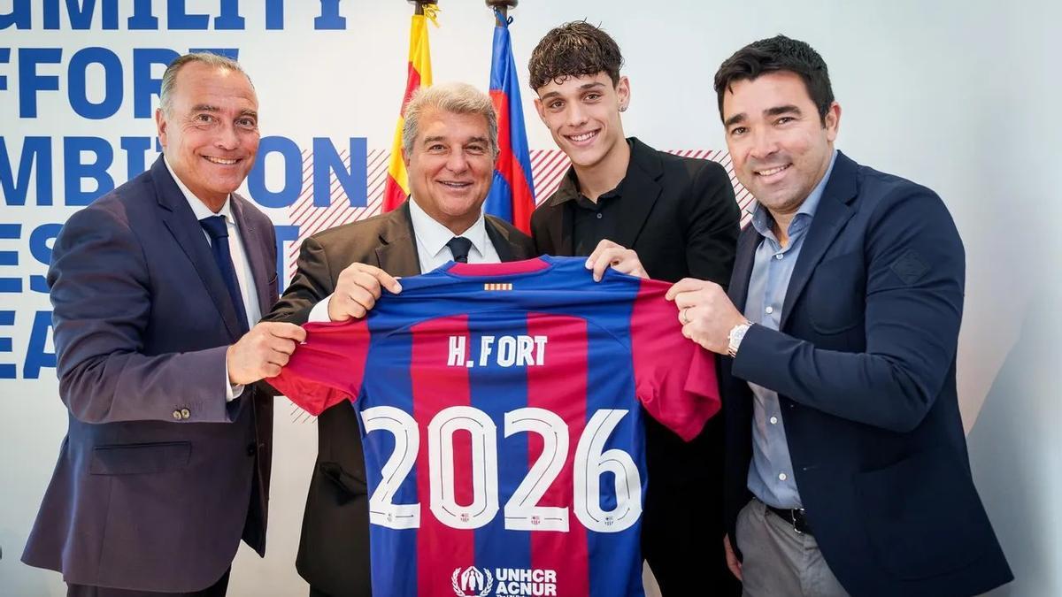 Yuste, Laporta, Fort y Deco, en la renovación del lateral.