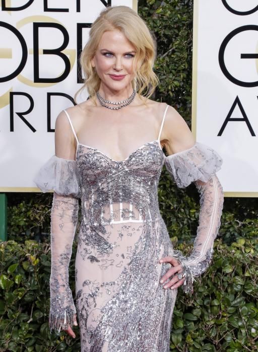 Arrivals - 74th Golden Globe Awards