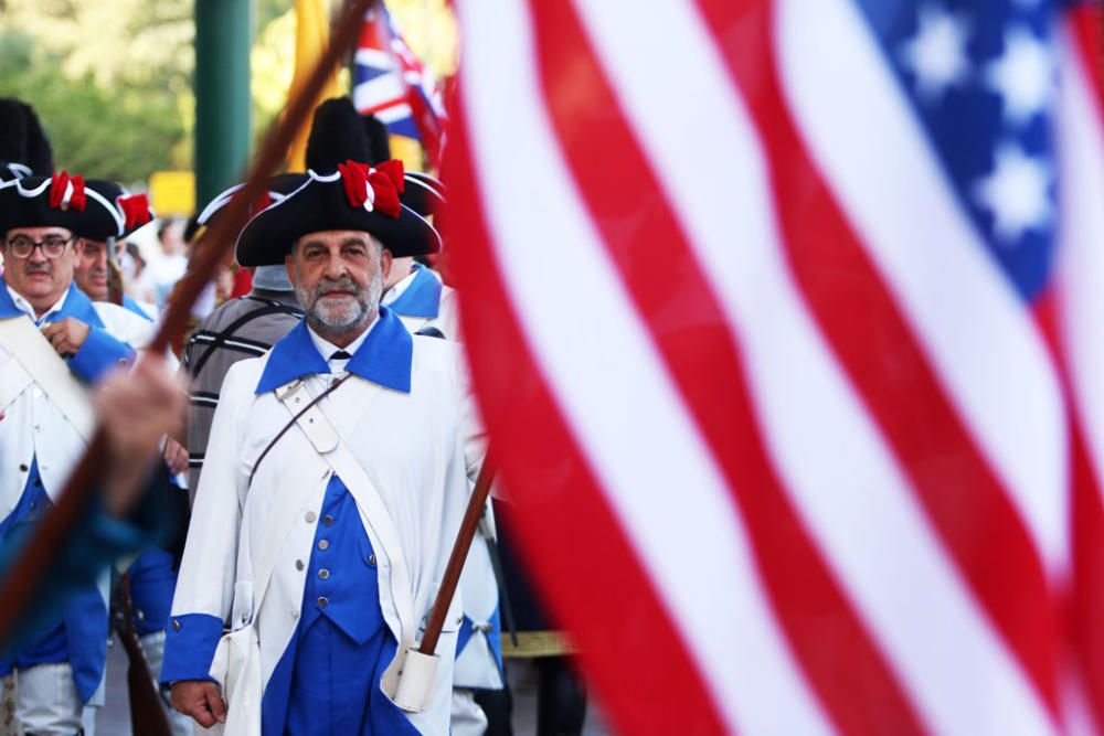 El pueblo de Macharaviaya celebra cada año el 4 de julio. Este viernes, el desfile que sirve para reconocer a la figura del ilustre macharatungo Bernardo de Gálvez, recorrió las calles del centro des