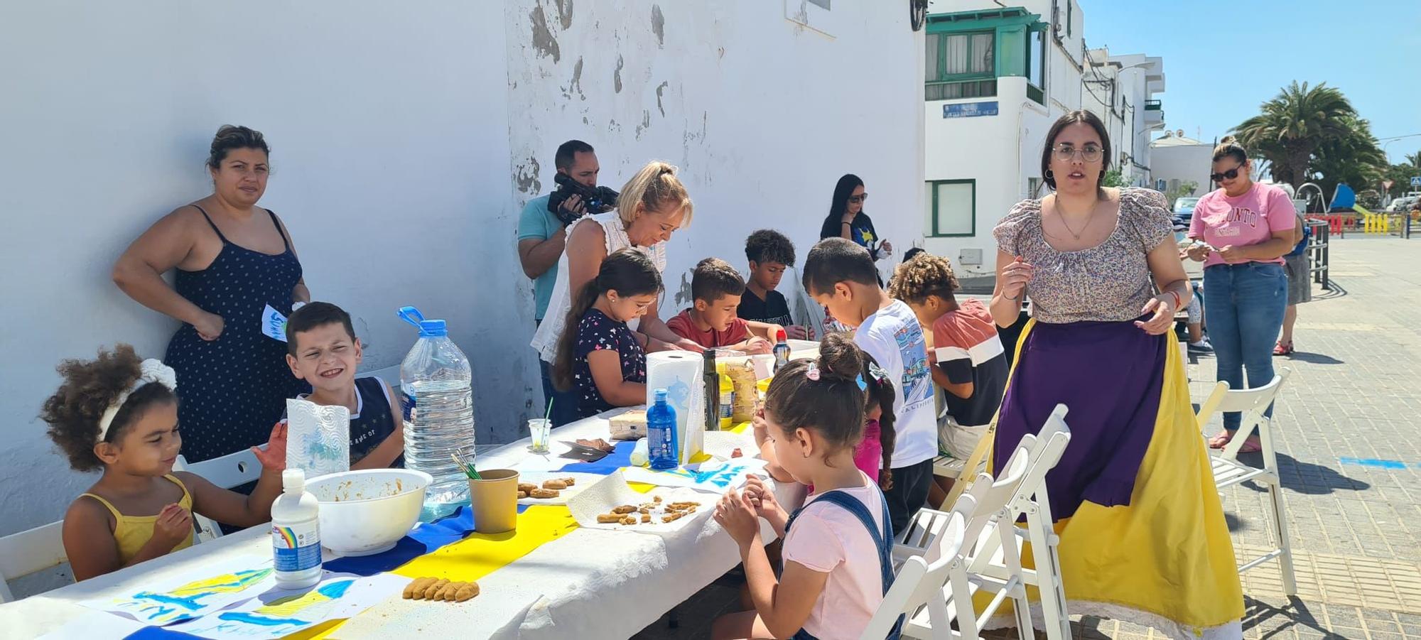 Arrecife se vuelca con los actos del Día de Canarias