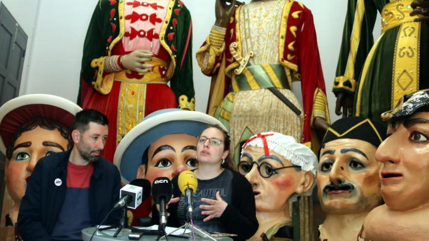Ivan Sànchez, i la regidora de Patum, Mònica Garcia, durant la roda de premsa