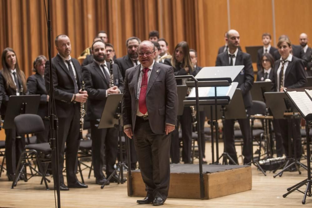 Entrega de la medalla de plata a la Banda de Música Ciudad de Oviedo