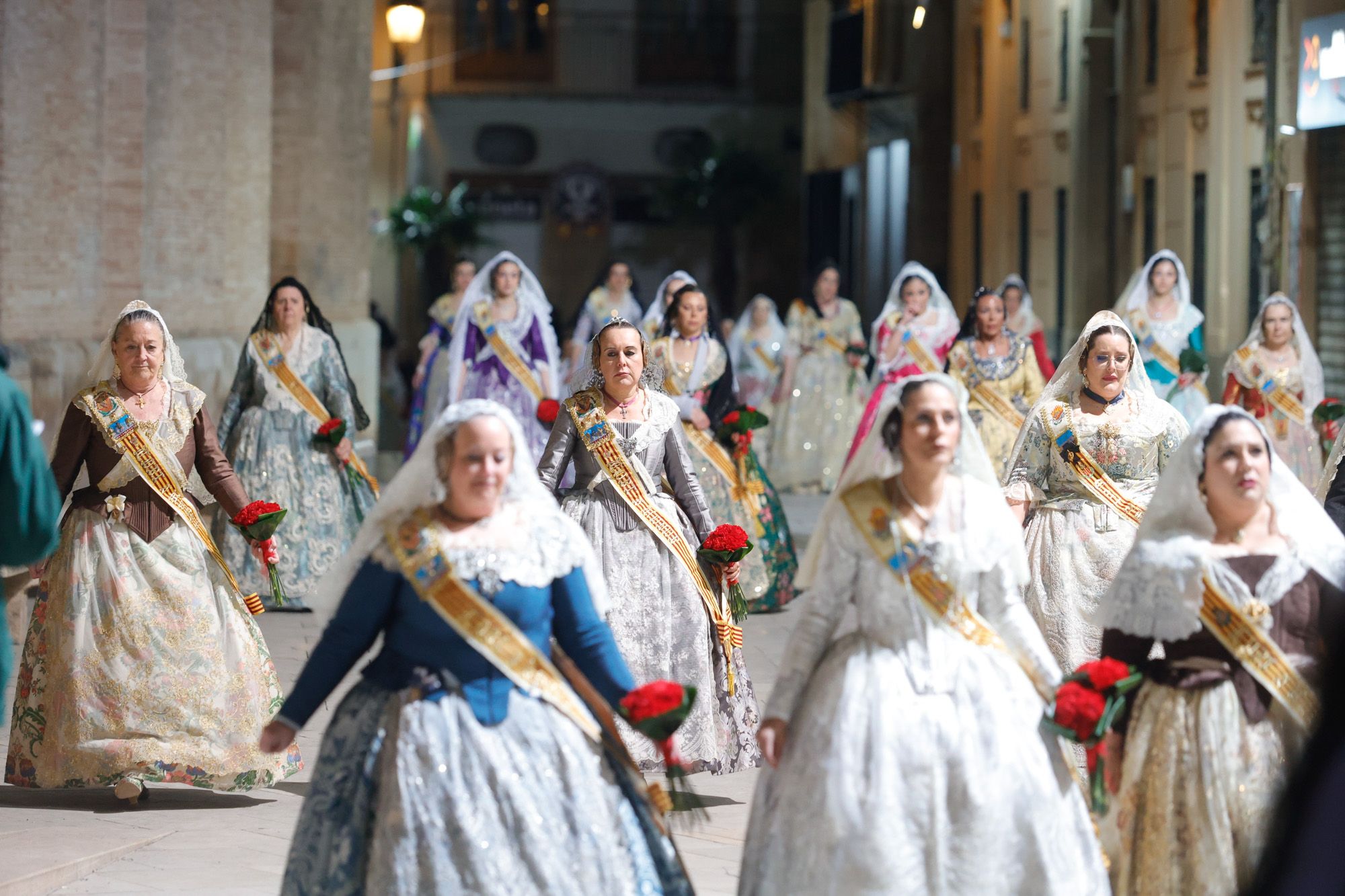 Las comisiones afectadas por la dana, ante la Virgen con crespones