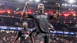 Bayer Leverkusen - PSV Eindhoven: El gol de Christian Kofane