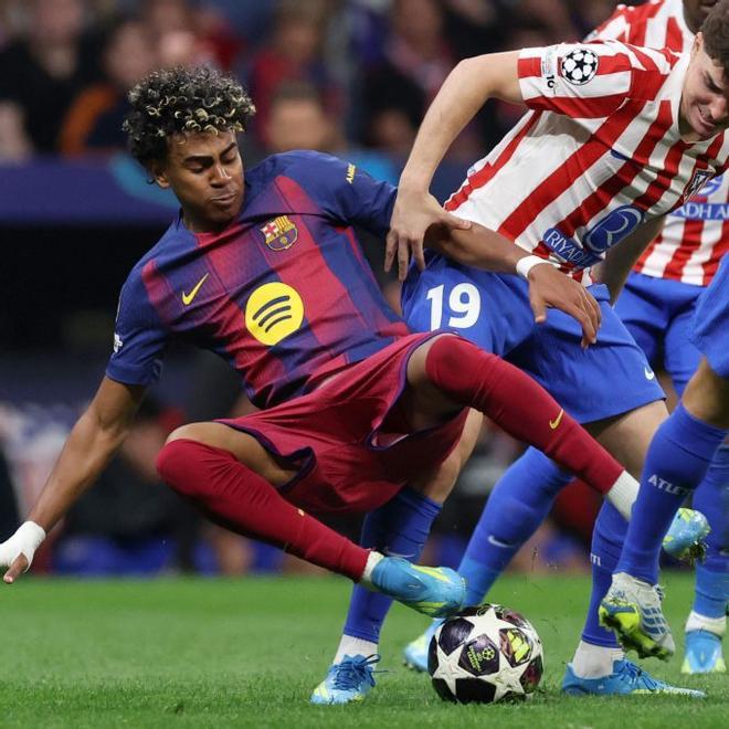 Lamine cau, però diu  al món que tornarà