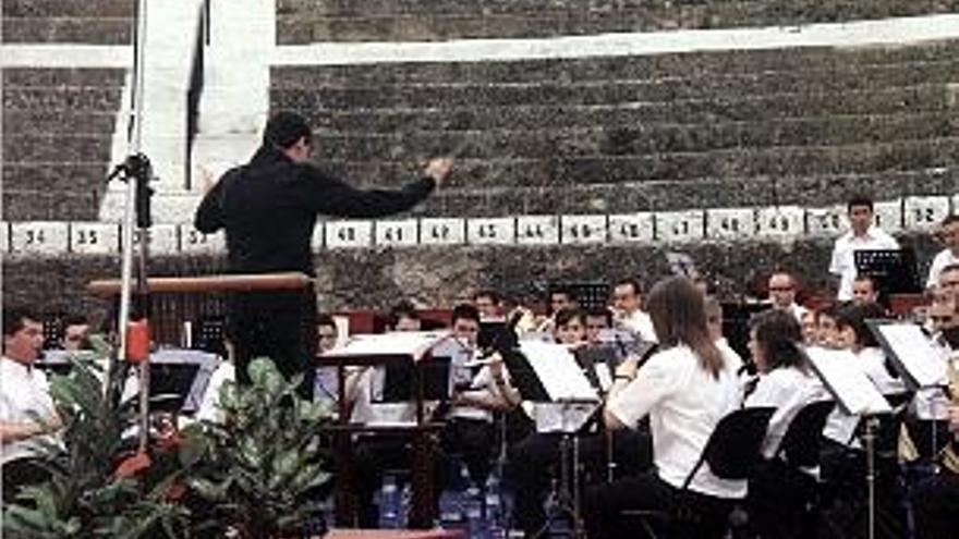 La Unió Musical de Bocairent col·labora en el disc.